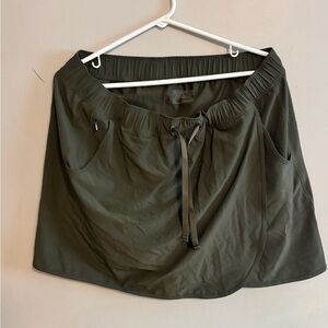 Patagonia Forest Green Skort with Pockets   XL
